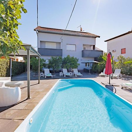 Crowonder Lucky Holiday House With Pool And Patio 30 Meters From The Beach Zadar Exterior foto