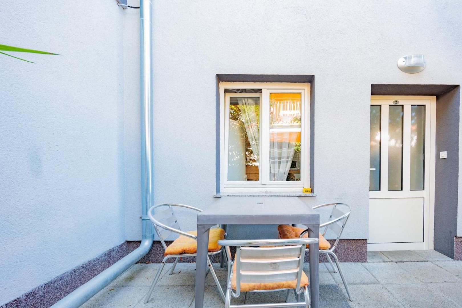 Crowonder Lucky Holiday House With Pool And Patio 30 Meters From The Beach Zadar Exterior foto