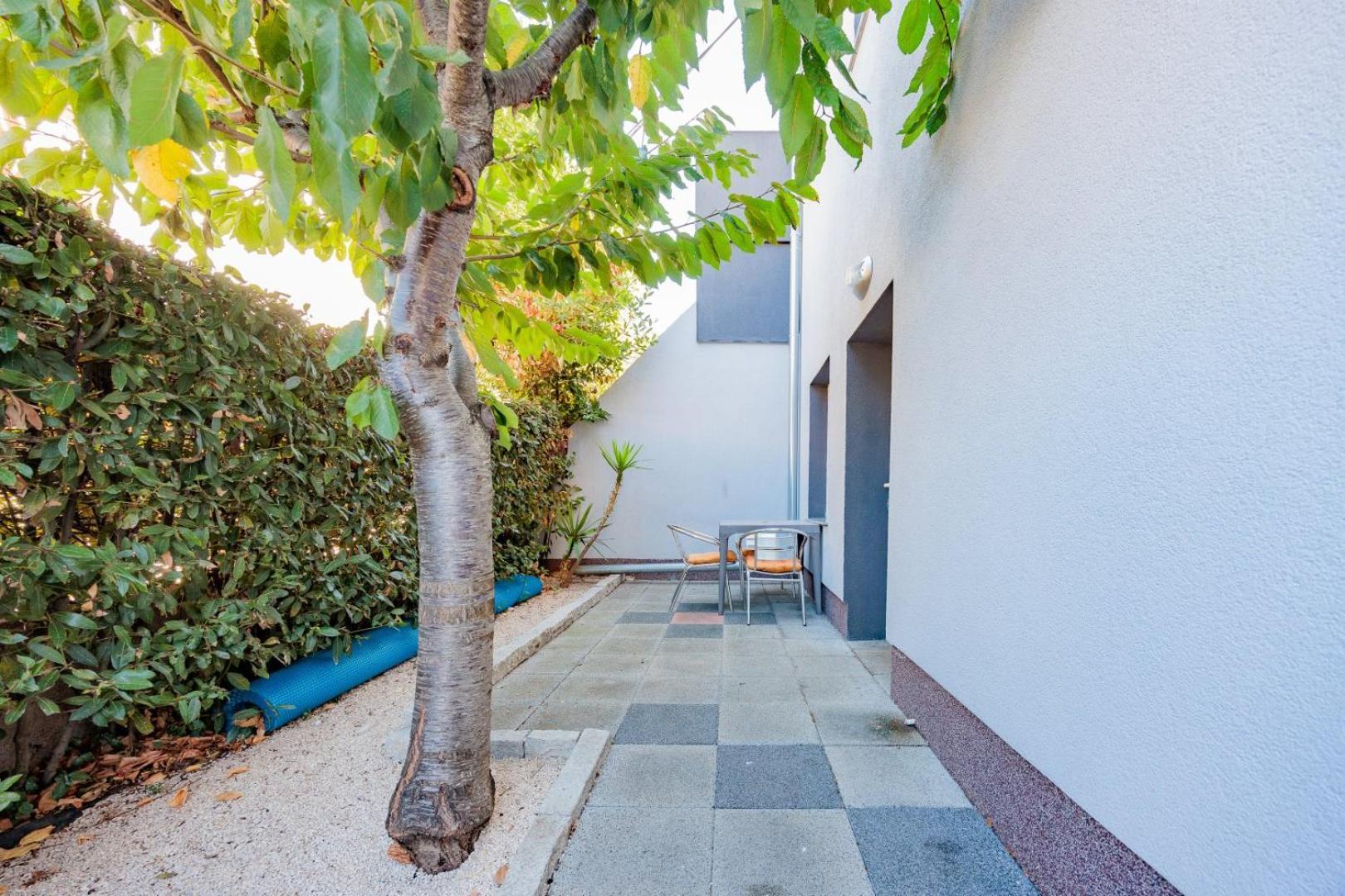 Crowonder Lucky Holiday House With Pool And Patio 30 Meters From The Beach Zadar Exterior foto