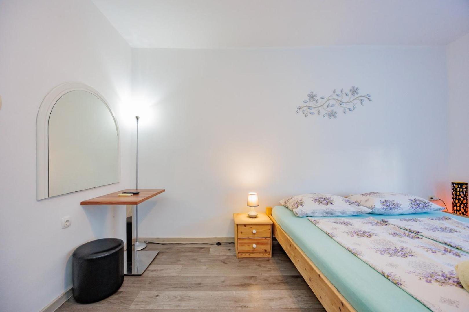 Crowonder Lucky Holiday House With Pool And Patio 30 Meters From The Beach Zadar Exterior foto