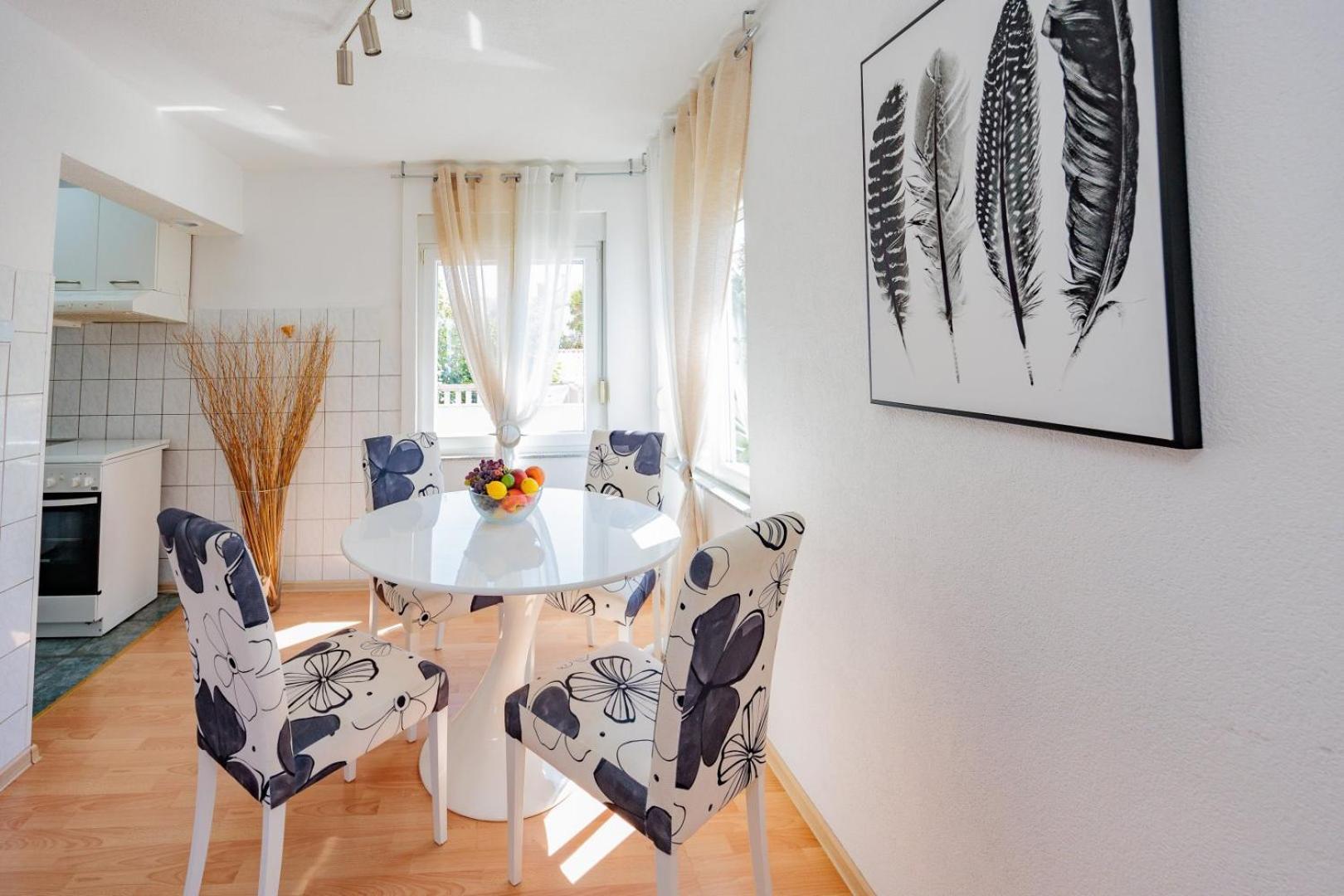 Crowonder Lucky Holiday House With Pool And Patio 30 Meters From The Beach Zadar Exterior foto
