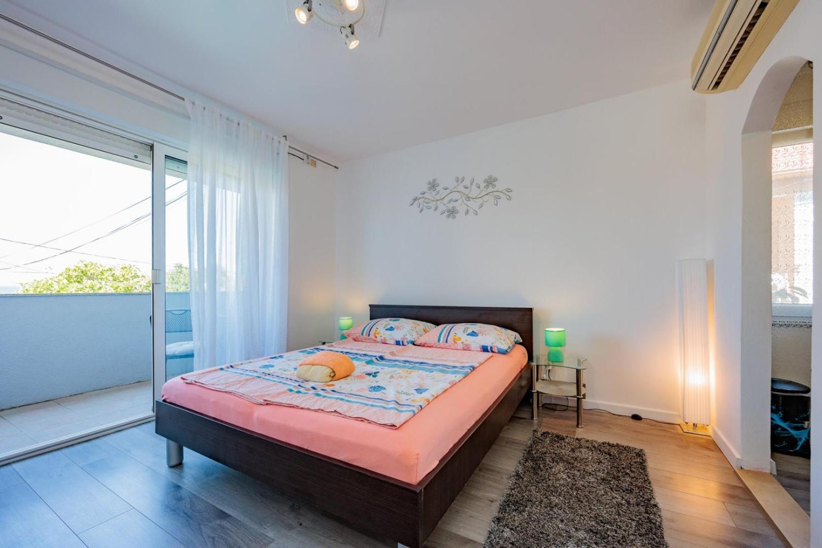 Crowonder Lucky Holiday House With Pool And Patio 30 Meters From The Beach Zadar Exterior foto