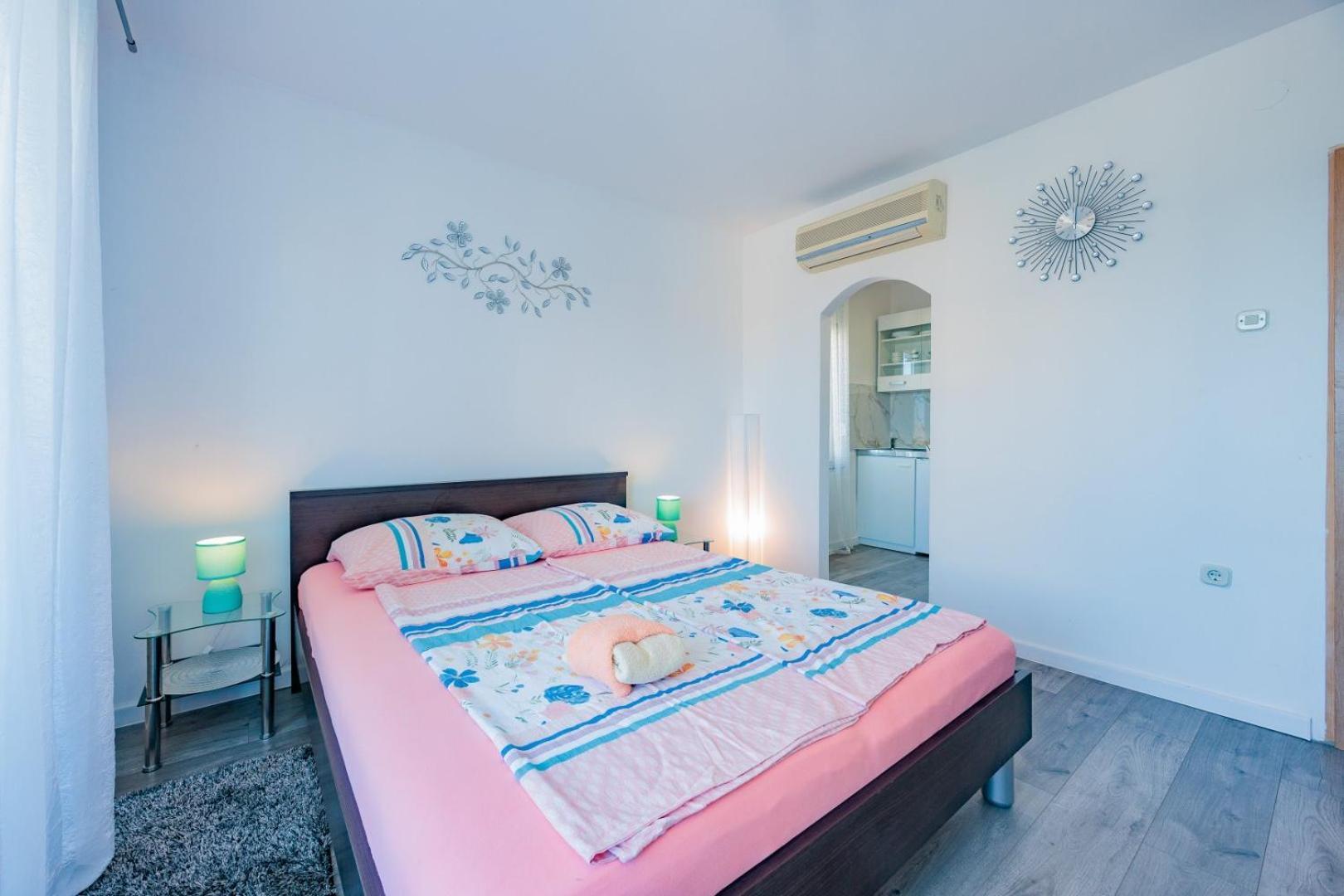 Crowonder Lucky Holiday House With Pool And Patio 30 Meters From The Beach Zadar Exterior foto
